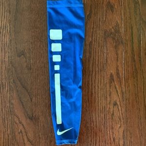 NIKE pro elite men’s basketball sleeve blue